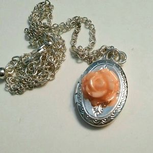 Rose necklace